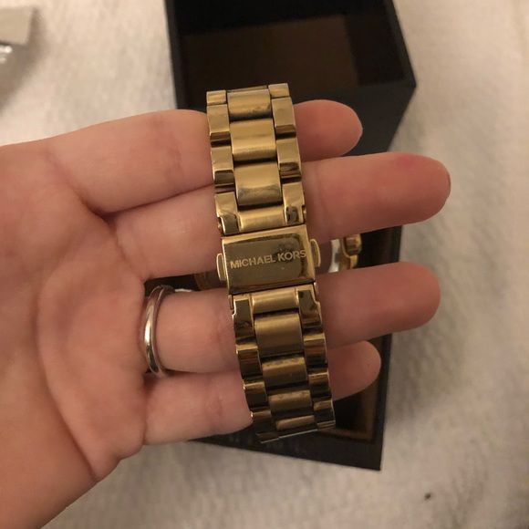 Michael Kors Watch - Picture 3 of 5